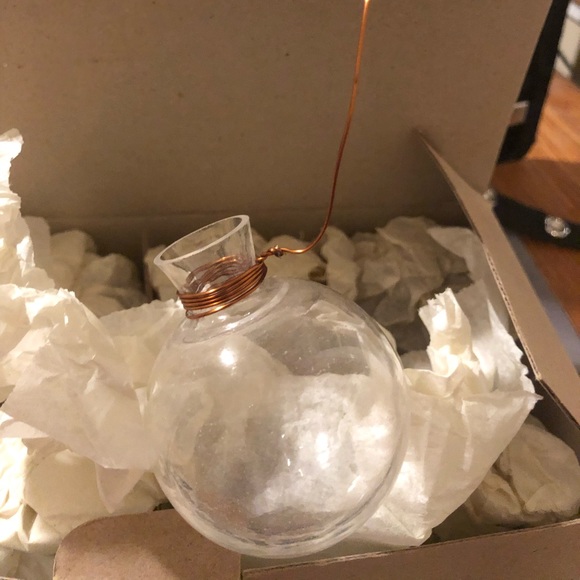 NIB Red Envelope set of 8 vase ornaments, each with an adjustable copper wire - Picture 3 of 6